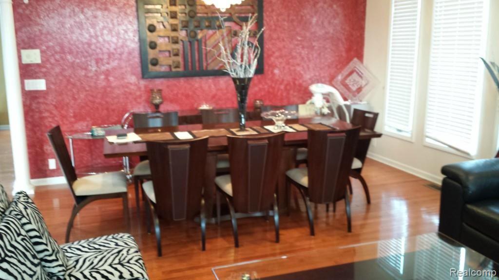 21952 Zeeshan Road Riverview, MI 48193 - Photo 4 of 15 20131227_150033.jpg