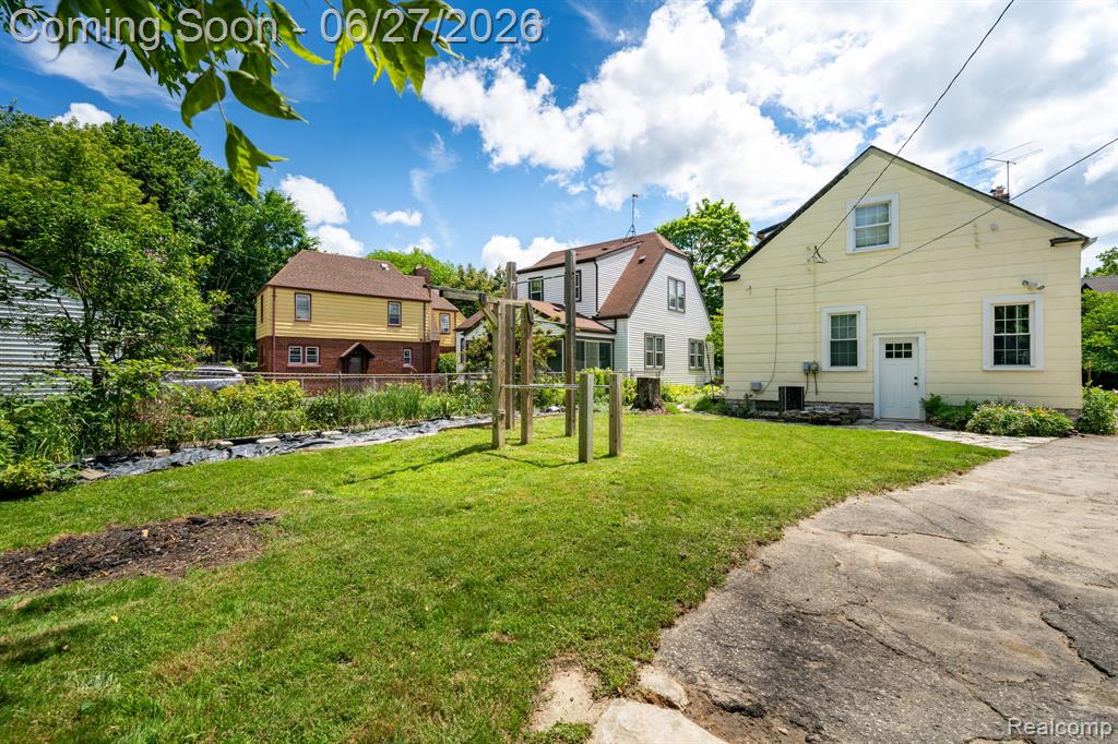 39 Mohawk Road Pontiac, MI 48341 - Photo 28 of 32