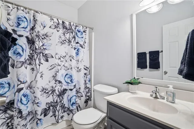 $375,000 | 504 East Lake Court, Woodstock, GA 30188