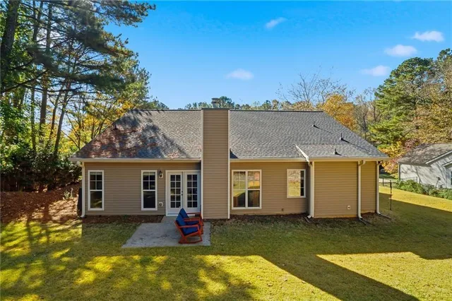 $375,000 | 504 East Lake Court, Woodstock, GA 30188