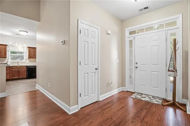 $375,000 | 504 East Lake Court, Woodstock, GA 30188