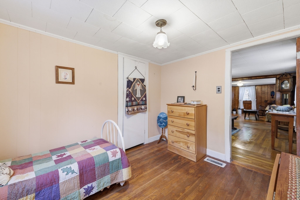 68 Chestnut Street Franklin, MA 02038 - Photo 8 of 27