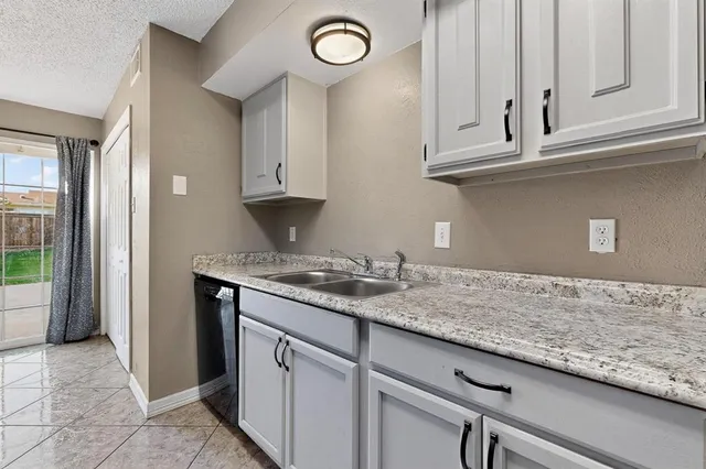 $2,350 | 2700 Winding Creek Drive, Carrollton, TX 75007