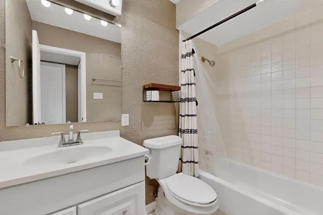 $2,350 | 2700 Winding Creek Drive, Carrollton, TX 75007