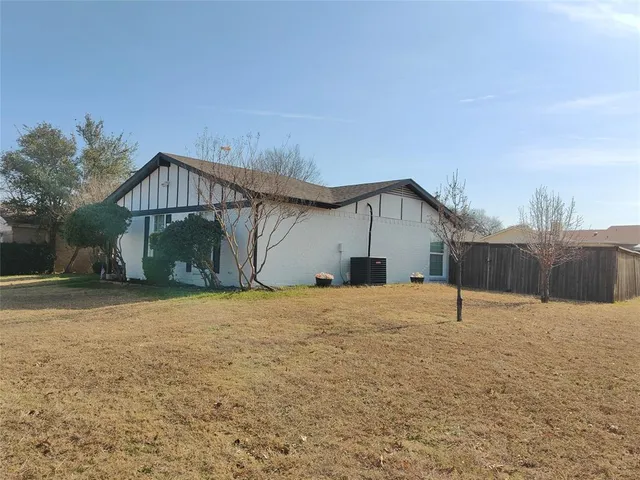 $2,350 | 2700 Winding Creek Drive, Carrollton, TX 75007