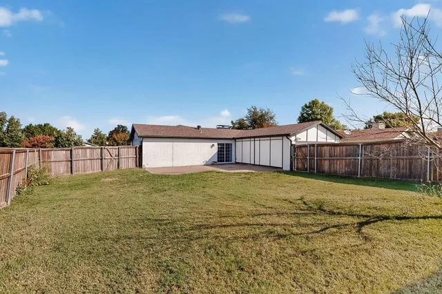 $2,350 | 2700 Winding Creek Drive, Carrollton, TX 75007