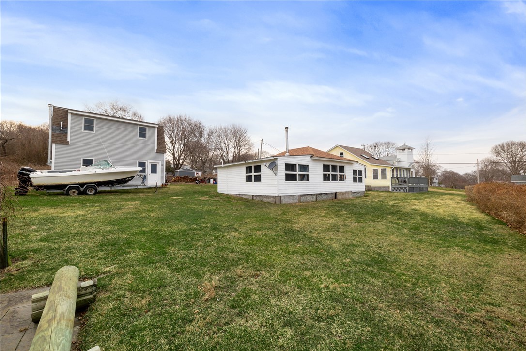 26 Pier Road Portsmouth, RI 02872 - Photo 7 of 39 Gallery Image 7