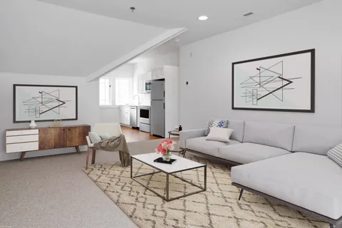 $2,600 | 162 Danbury Road, Unit 2, Ridgefield, CT 06877