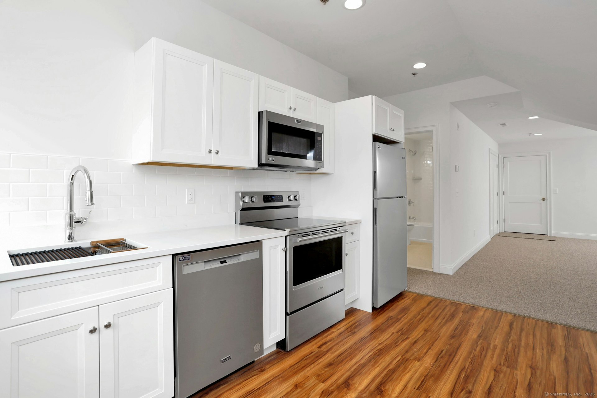 162 Danbury Road, Unit 2 Ridgefield, CT 06877 - Photo 4 of 15