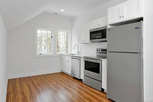 $2,600 | 162 Danbury Road, Unit 2, Ridgefield, CT 06877