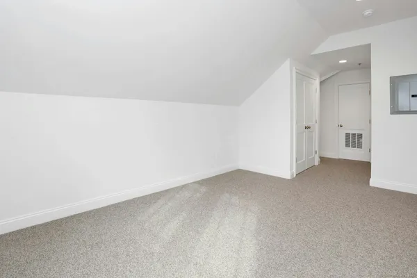 $2,600 | 162 Danbury Road, Unit 2, Ridgefield, CT 06877