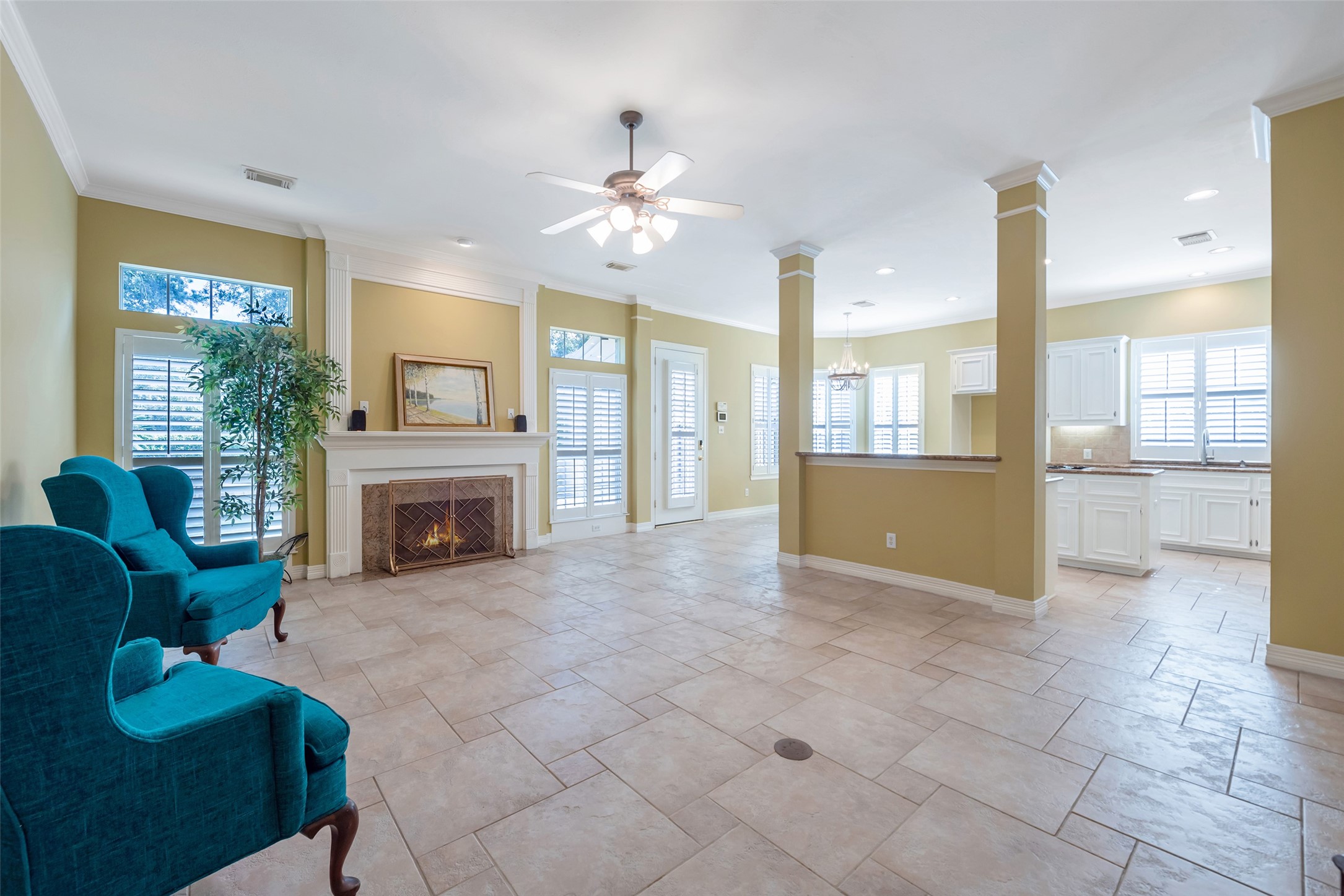 15306 Beecham Drive Houston, TX 77068 - Photo 10 of 48 Light, bright, and open! The family room flows directly into the kitchen.