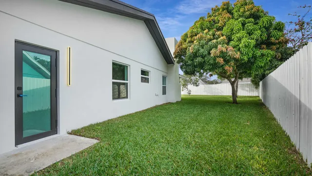 $1,750,000 | 3029 Northwest 26th Avenue, Boca Raton, FL 33434