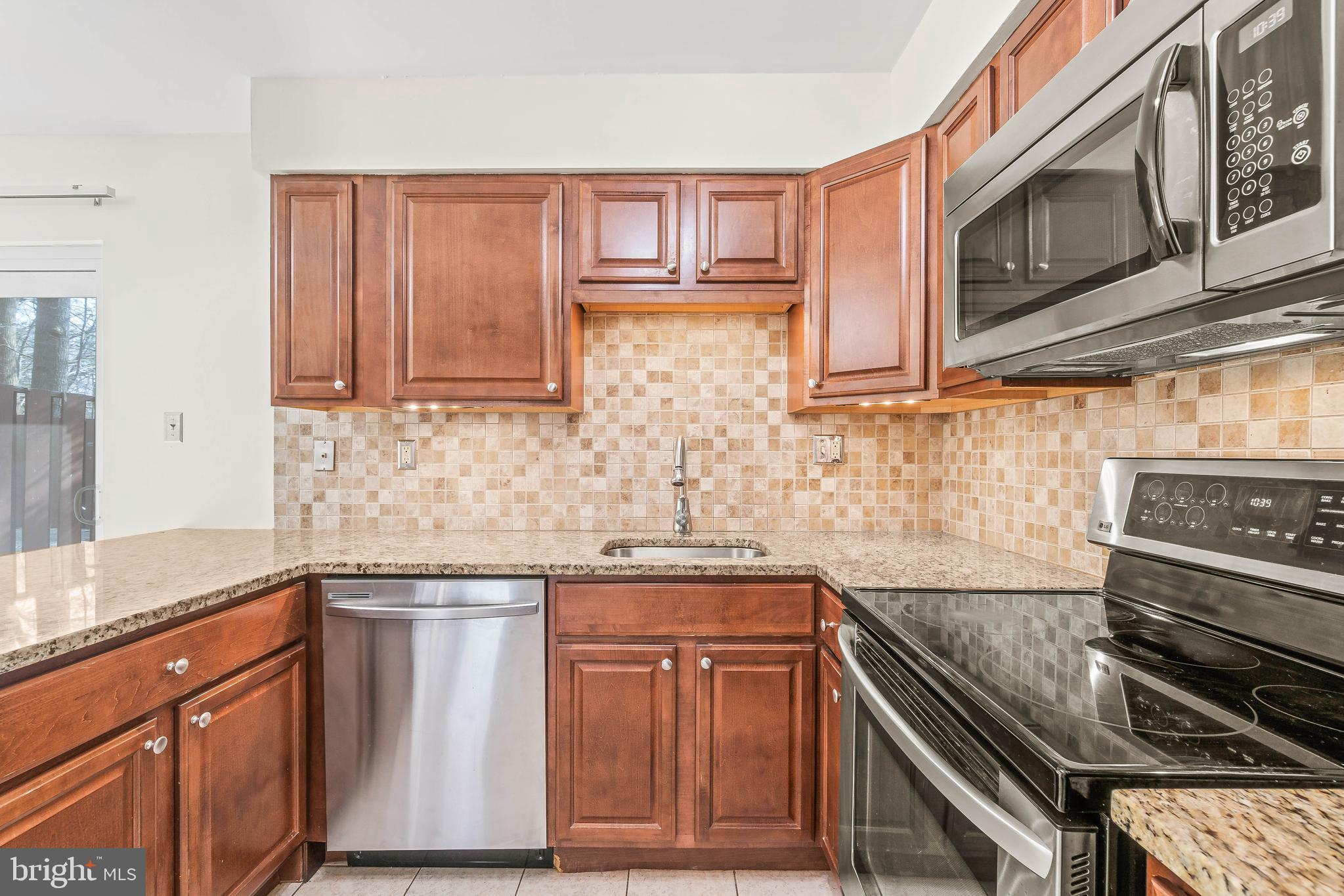 2233 Southgate Square Reston, VA 20191 - Photo 19 of 40