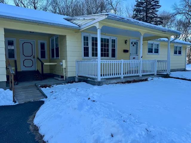 $305,000 | 10 Young Circle, South Hadley, MA 01075