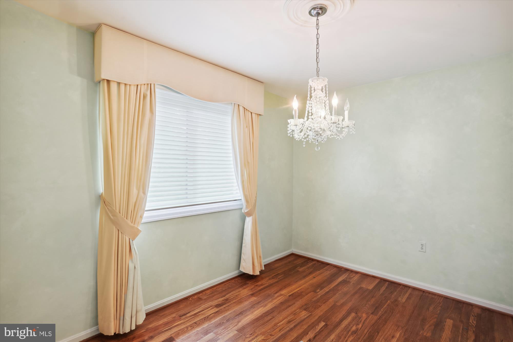 6609 Garrett Road Derwood, MD 20855 - Photo 20 of 102 Dining Room