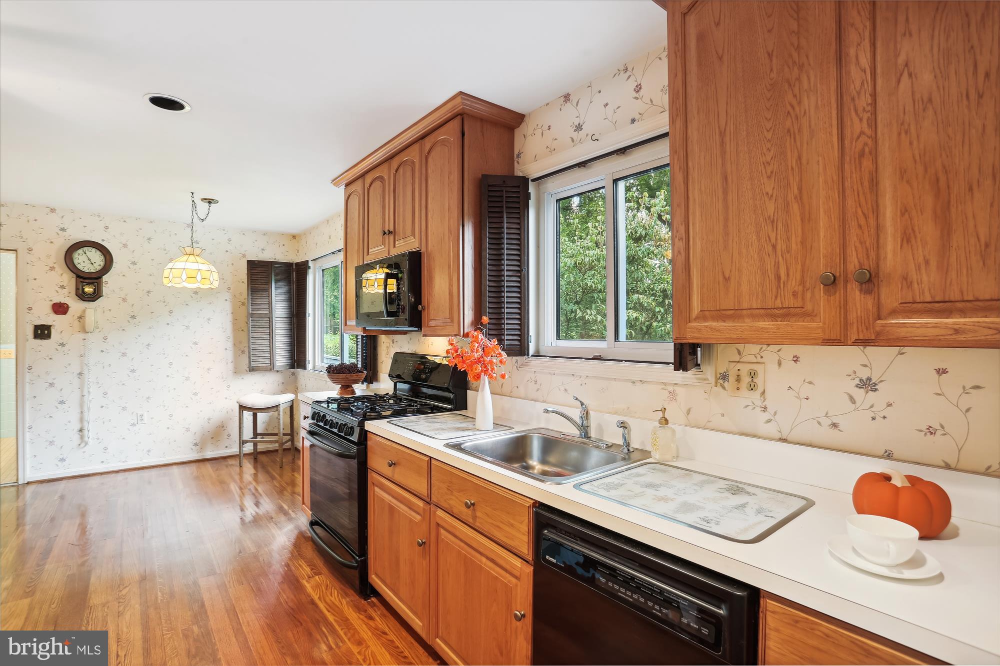 6609 Garrett Road Derwood, MD 20855 - Photo 24 of 102 Kitchen