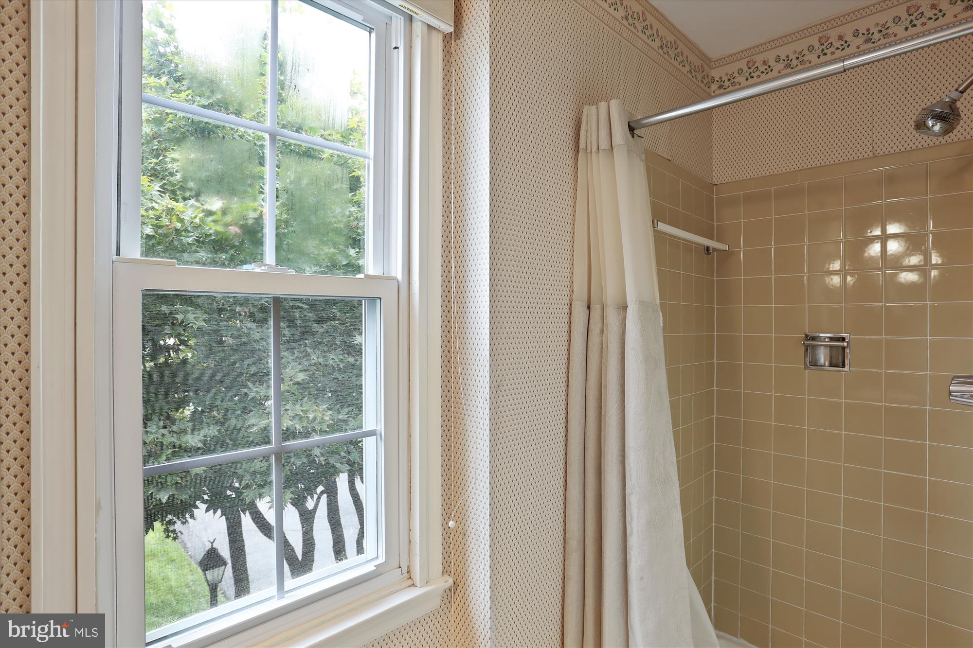 6609 Garrett Road Derwood, MD 20855 - Photo 52 of 102 Primary Bath