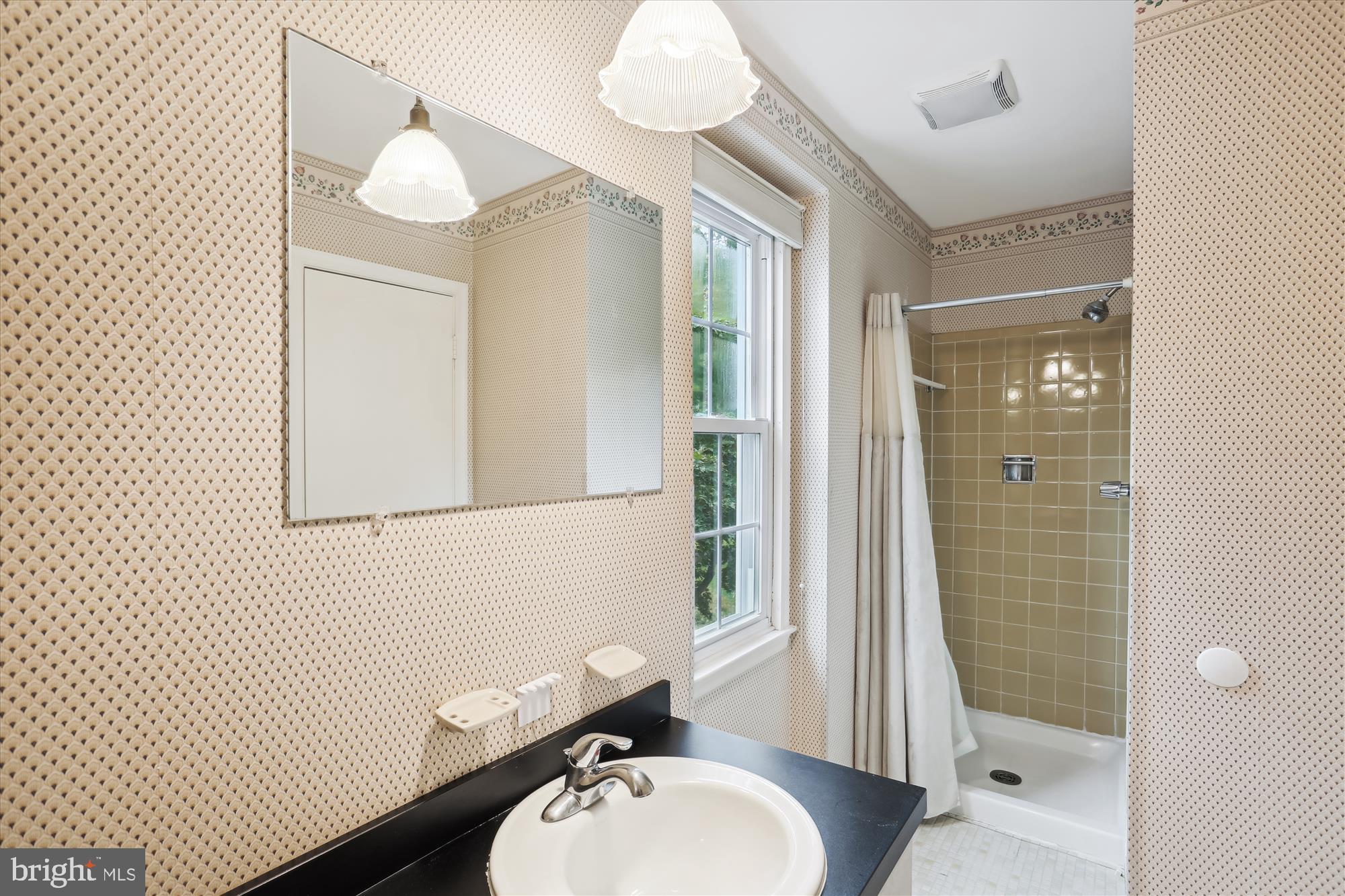 6609 Garrett Road Derwood, MD 20855 - Photo 53 of 102 Primary Bath