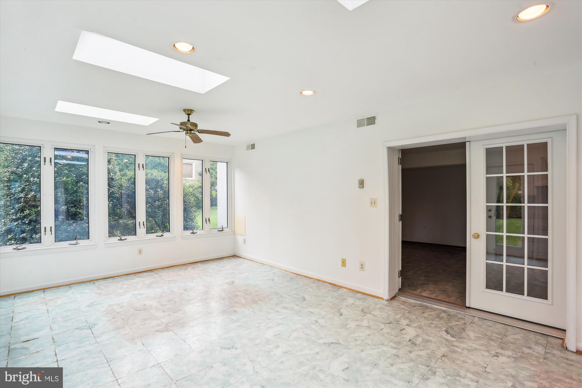 6609 Garrett Road Derwood, MD 20855 - Photo 76 of 102 Sunroom