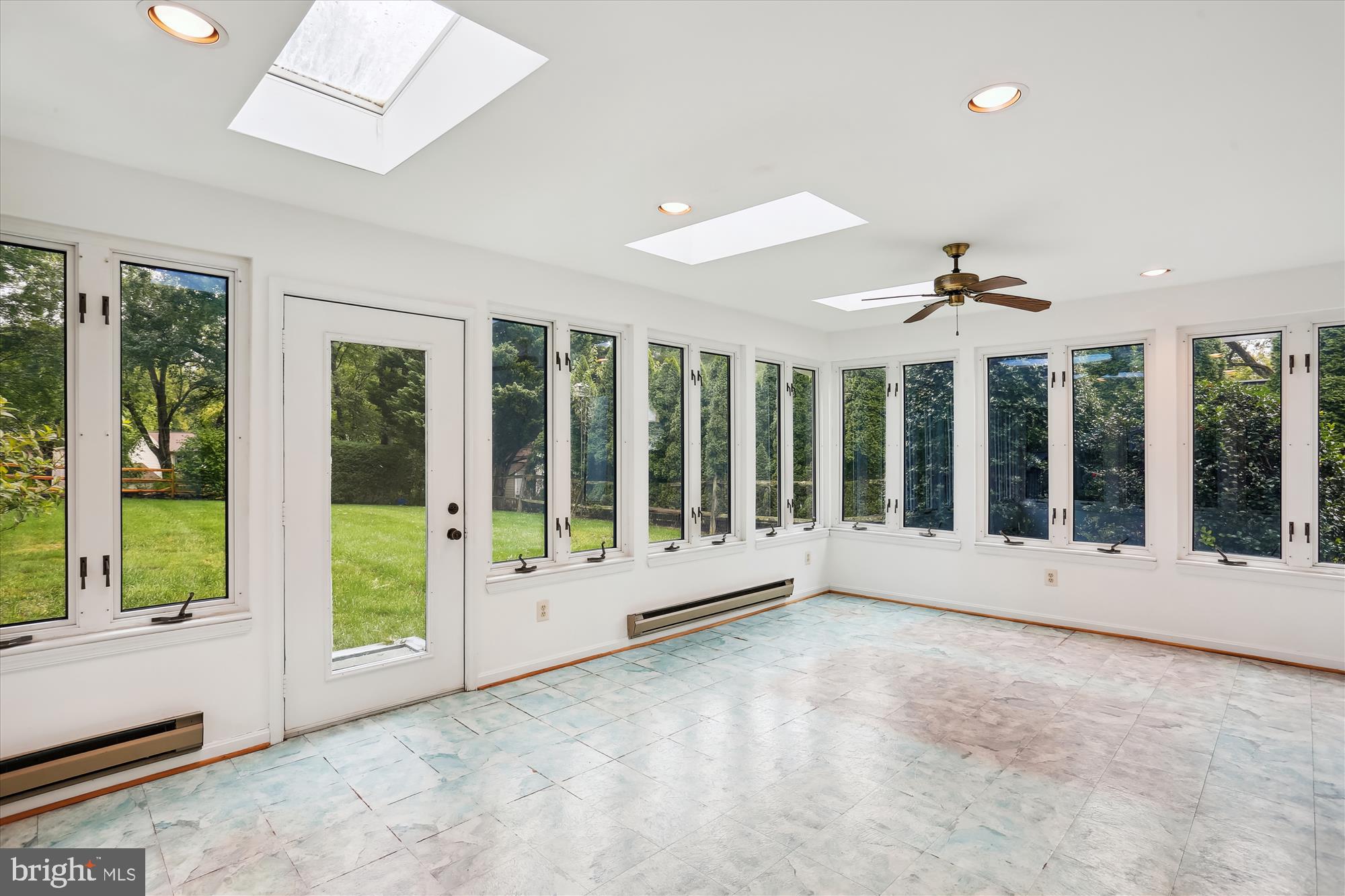 6609 Garrett Road Derwood, MD 20855 - Photo 78 of 102 Sunroom