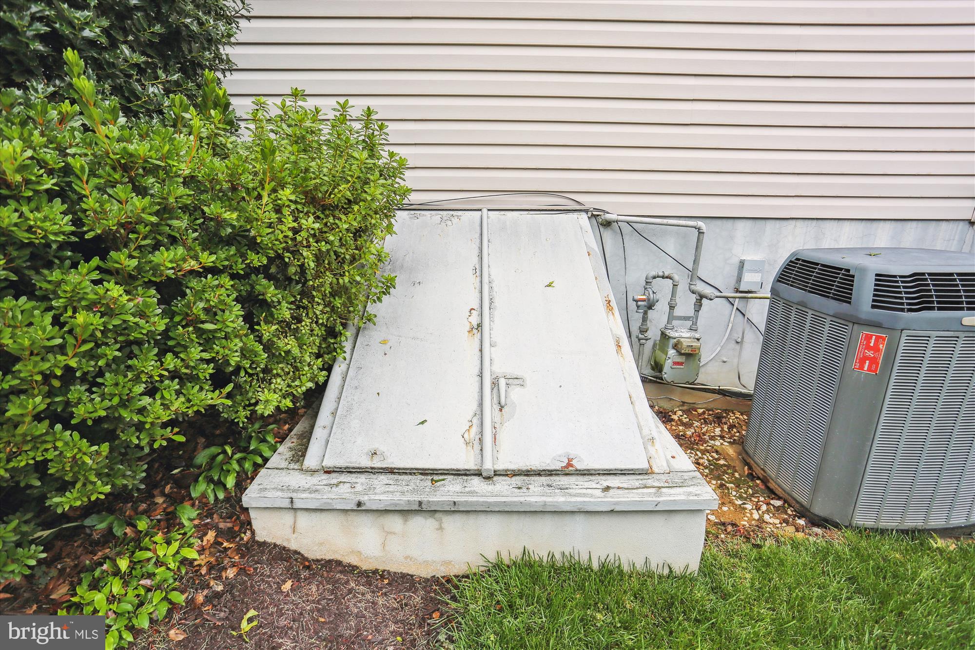 6609 Garrett Road Derwood, MD 20855 - Photo 100 of 102 Bulkhead Entry