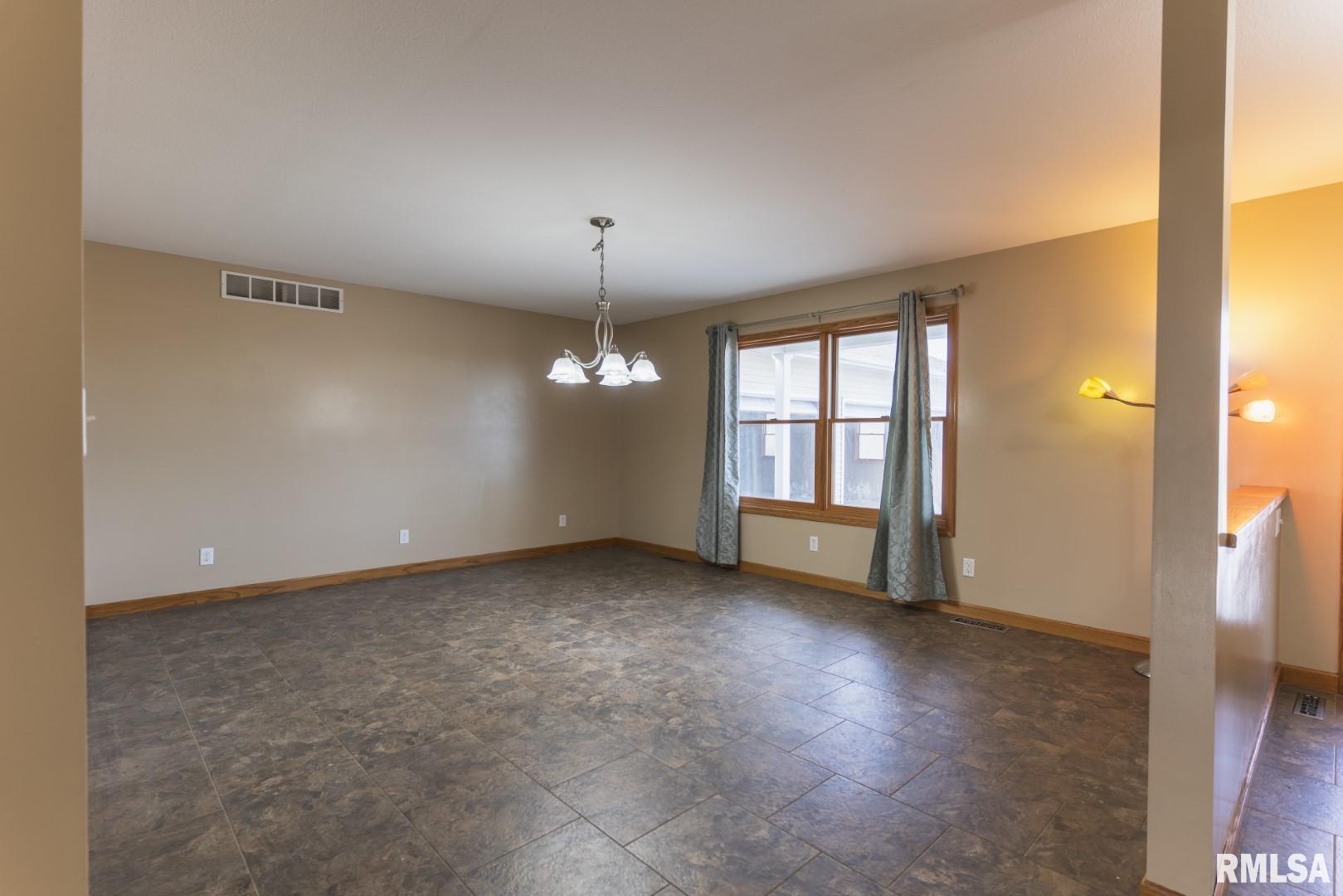 1862 East 2850 North Road Blue Mound, IL 62513 - Photo 47 of 50 Gallery Image 47