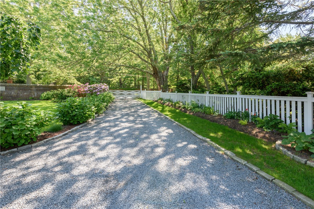 93 Annandale Road Newport, RI 02840 - Photo 3 of 40 Gallery Image 3