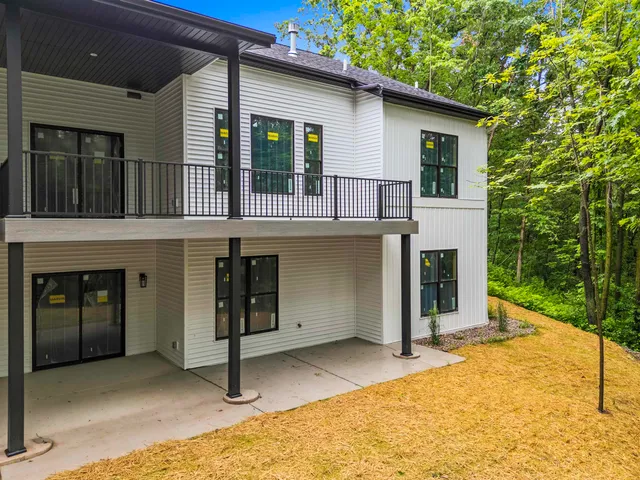 $575,000 | 205 Deer Trail, Unit 20, Green Bay, WI 54311