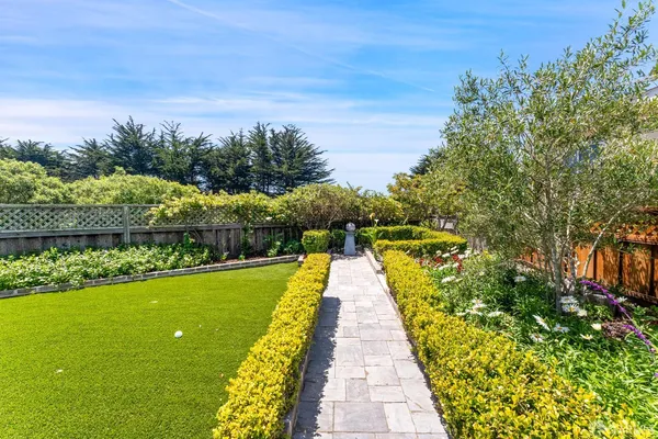 $569,000 | 143 Creekside Drive, Unit 143, Half Moon Bay, CA 94019