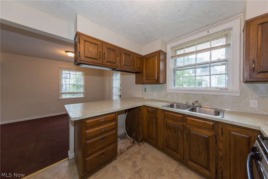 3351 Colwyn Road Cleveland, OH 44120 - Photo 9 of 22