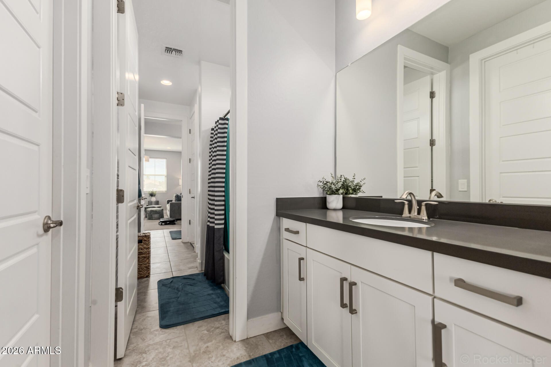19384 East Timberline Road Queen Creek, AZ 85142 - Photo 32 of 67 Jack & Jill Bathroom upstairs