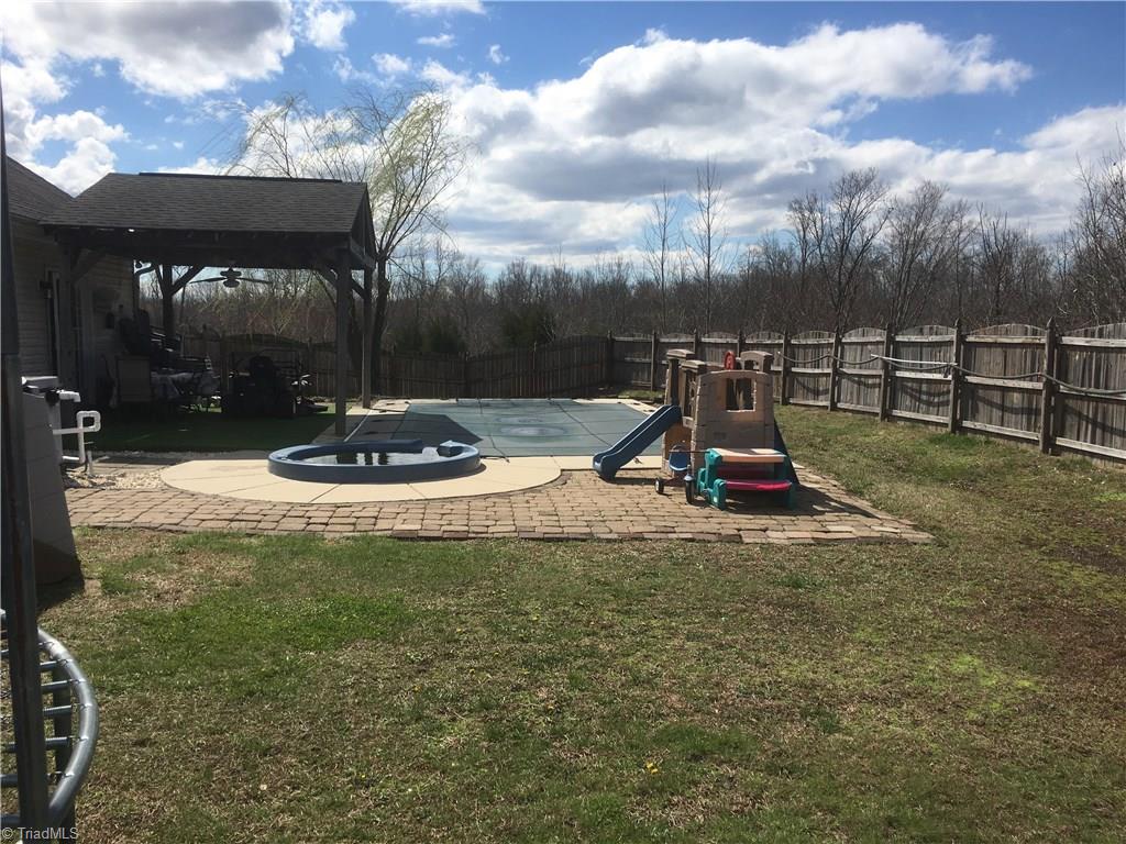 1032 Tesh Court High Point, NC 27265 - Photo 10 of 15 Gallery Image 10