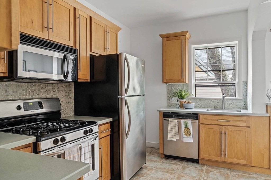 176 Naples Road, Unit 11 Brookline, MA 02446 - Photo 5 of 17
