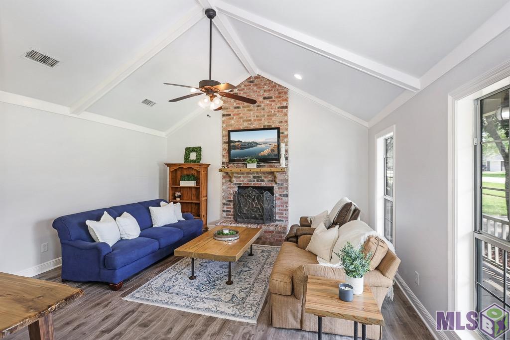 11418 Talton Avenue Baton Rouge, LA 70817 - Photo 4 of 20 Living Room