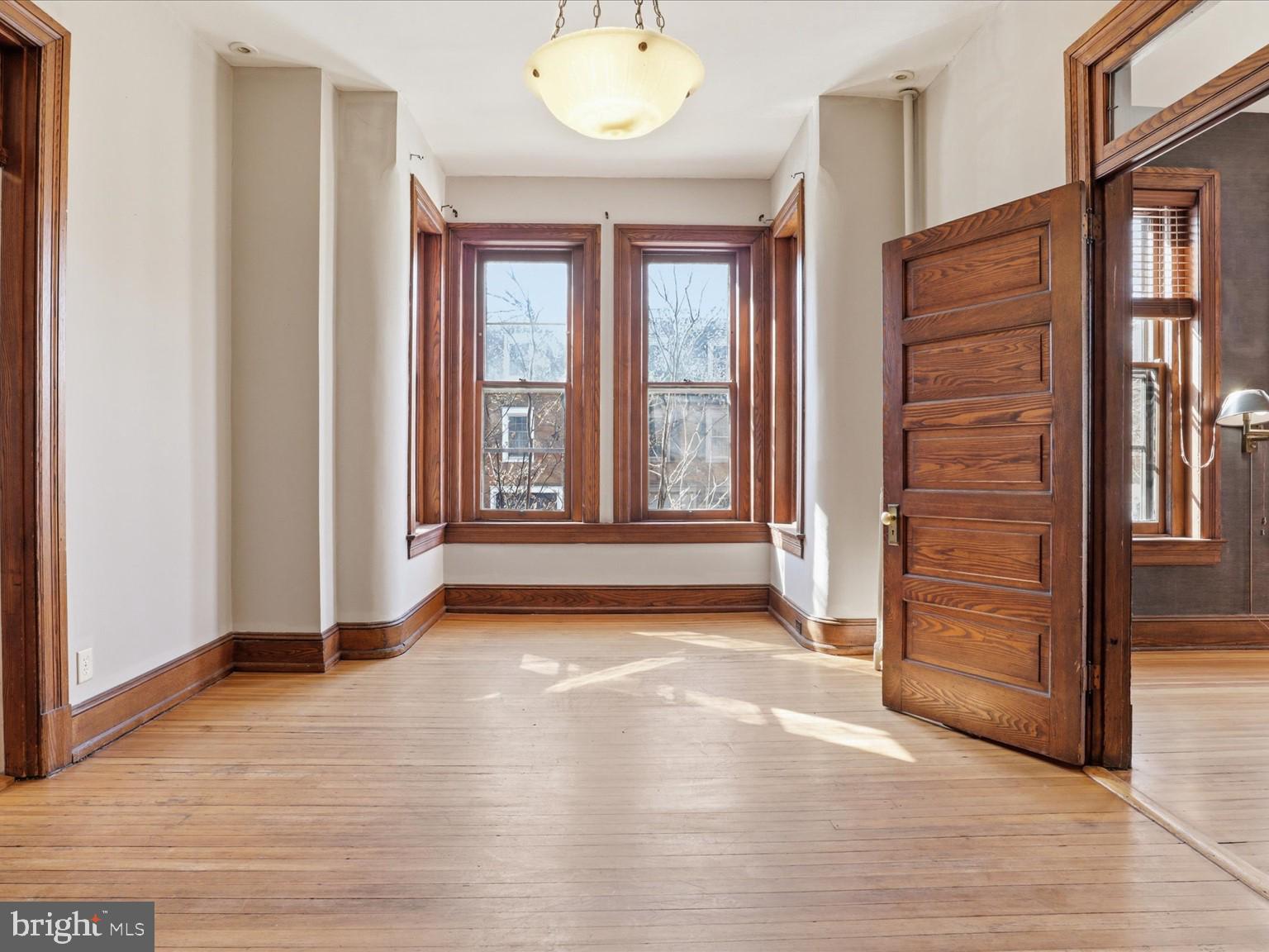 258 8th Street Southeast Washington, DC 20003 - Photo 11 of 24