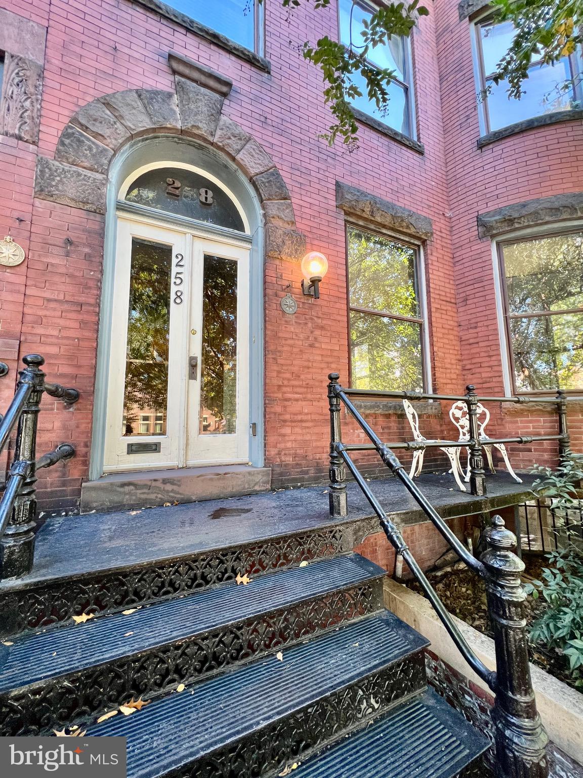258 8th Street Southeast Washington, DC 20003 - Photo 2 of 24