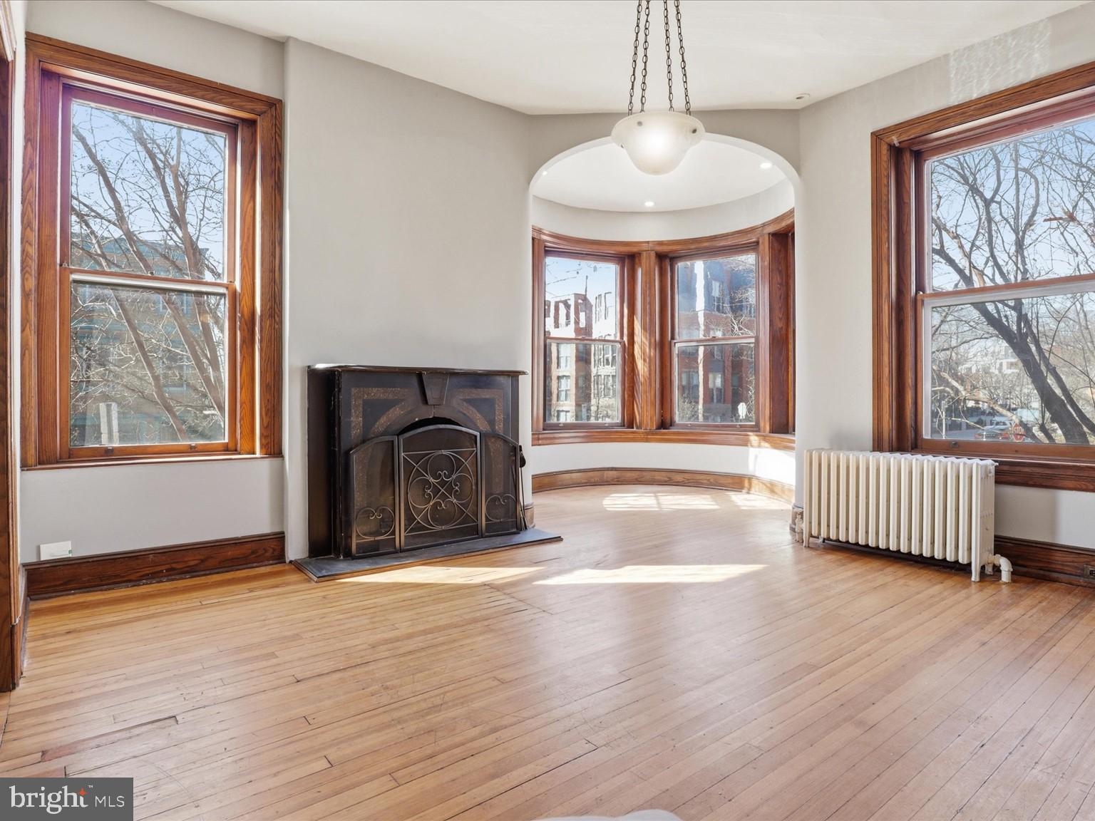 258 8th Street Southeast Washington, DC 20003 - Photo 6 of 24