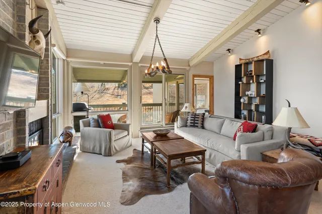 $3,650,000 | 855 Carriage Way, Unit 303, Snowmass Village, CO 81615