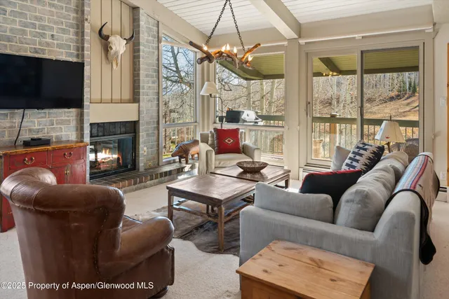 $3,650,000 | 855 Carriage Way, Unit 303, Snowmass Village, CO 81615