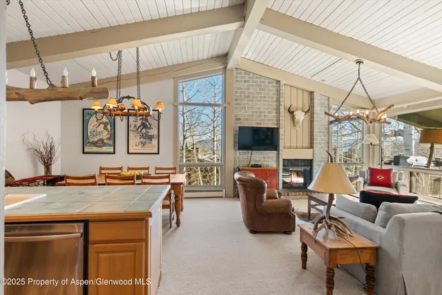 $3,650,000 | 855 Carriage Way, Unit 303, Snowmass Village, CO 81615