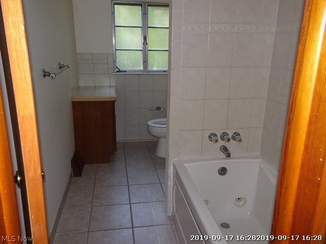 4011 Bluestone Road Cleveland, OH 44121 - Photo 8 of 14