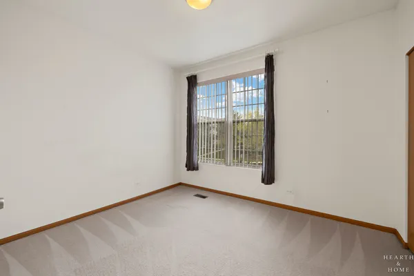 $2,500 | 1100 Ellsworth Drive, Grayslake, IL 60030