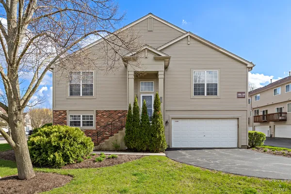 $2,500 | 1100 Ellsworth Drive, Grayslake, IL 60030