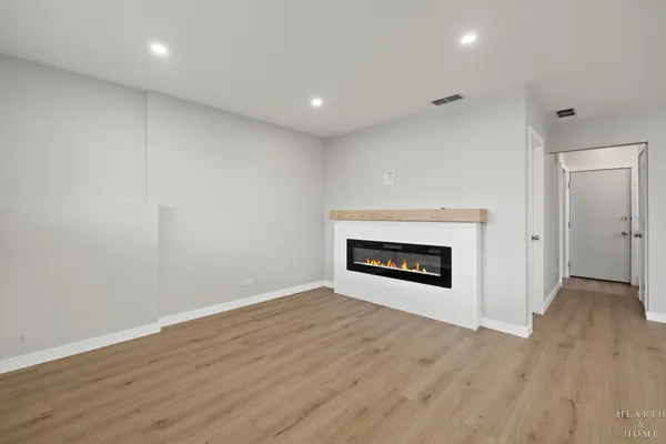 $2,500 | 1100 Ellsworth Drive, Grayslake, IL 60030