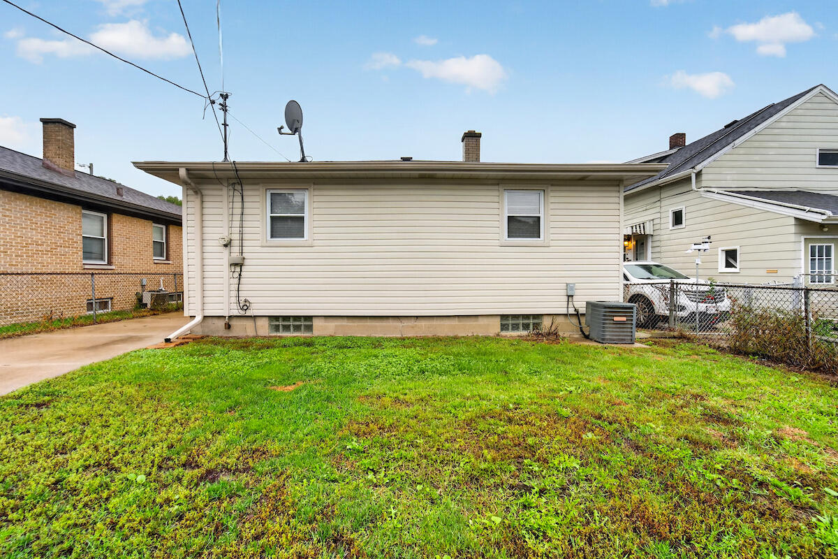 1945 Case Avenue Racine, WI 53403 - Photo 16 of 17 back of home