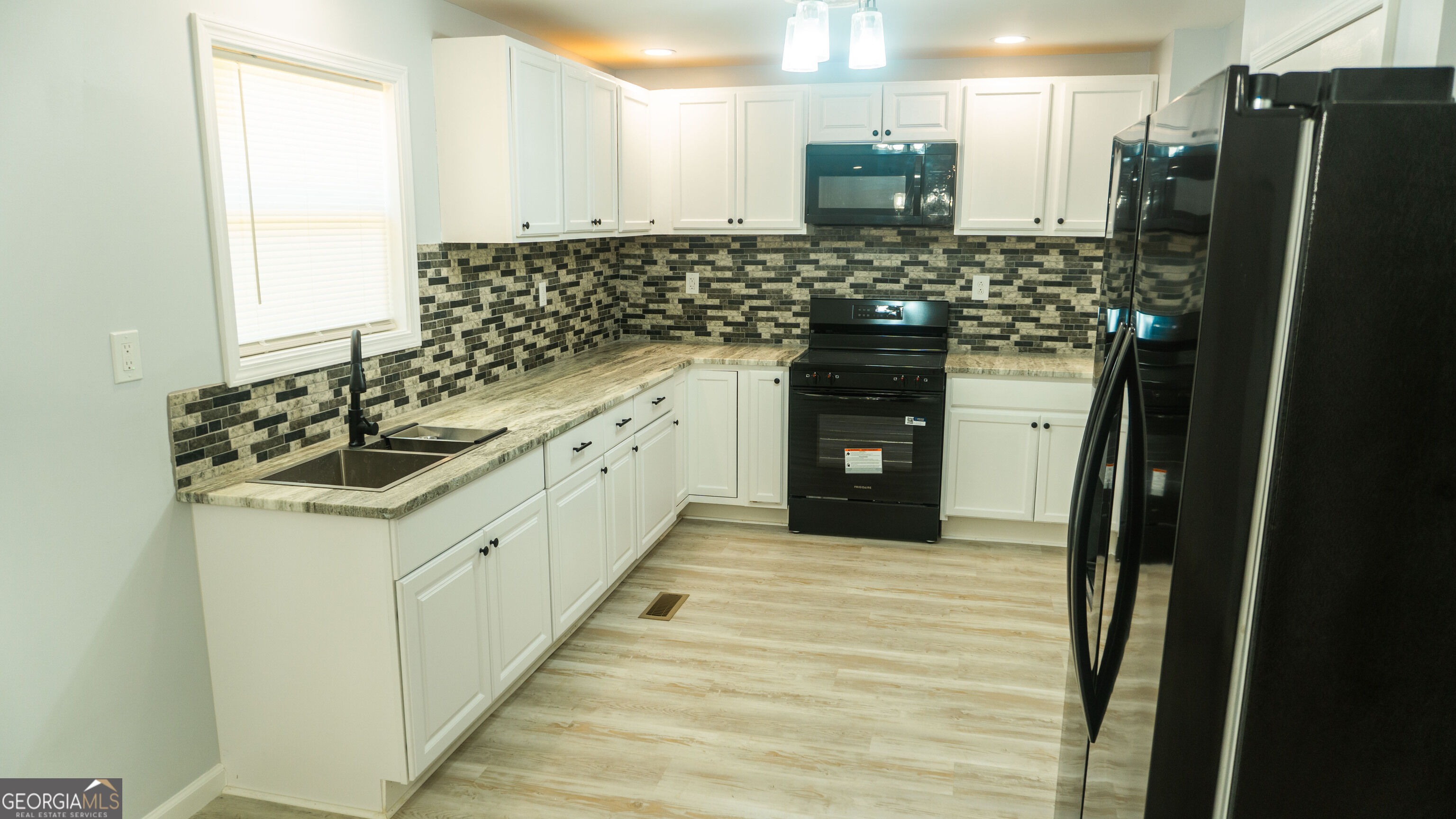 149 Newby Road Jeffersonville, GA 31044 - Photo 7 of 25 Gallery Image 7