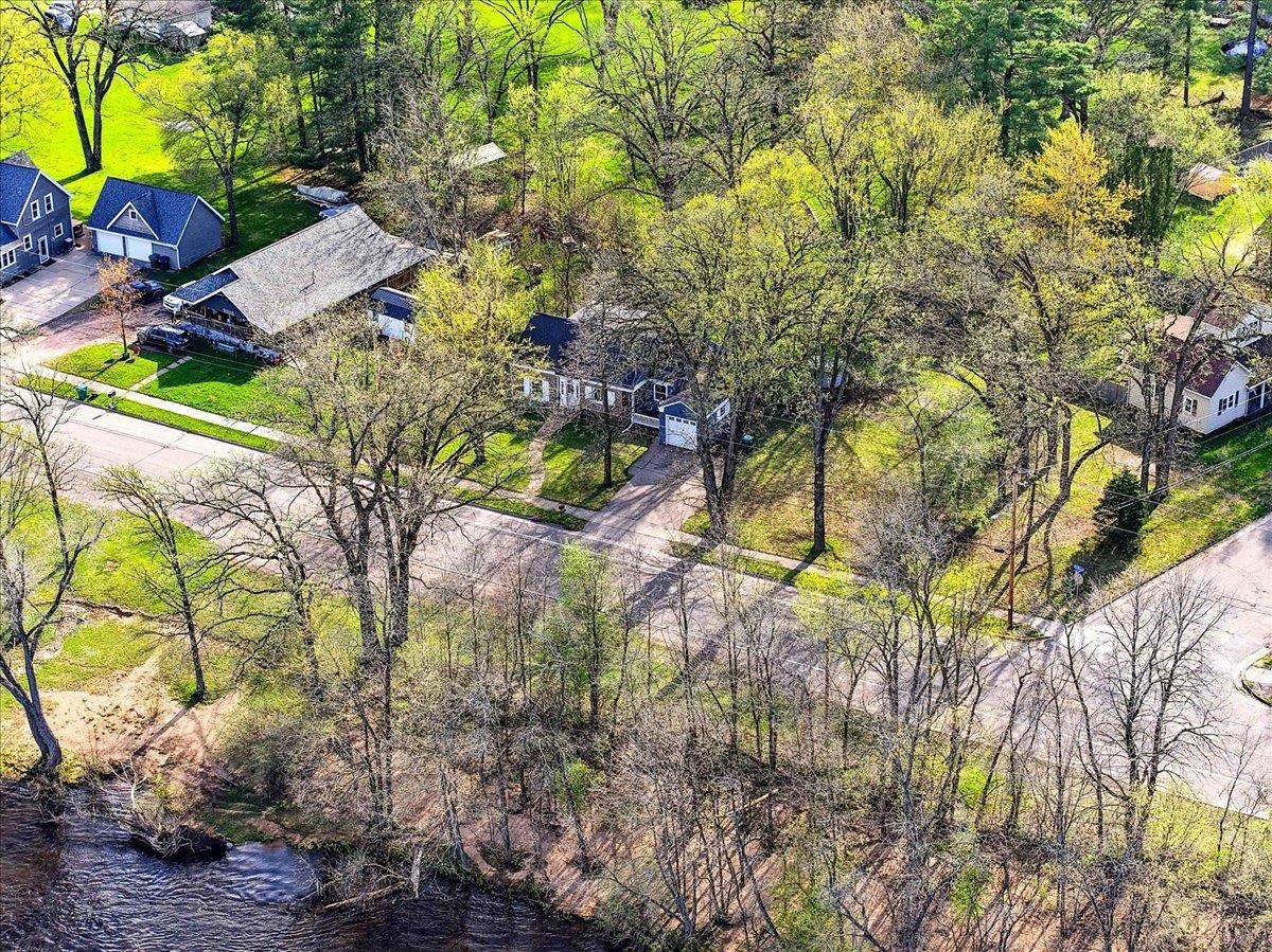 812 Point Basse Avenue Nekoosa, WI 54457 - Photo 3 of 60