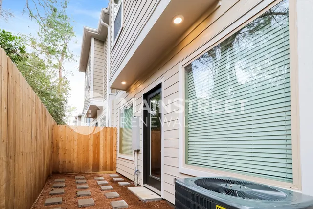 $2,130 | 5107 Royal Heath Drive, Houston, TX 77018