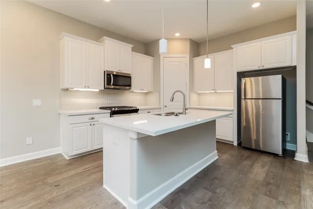 $2,130 | 5107 Royal Heath Drive, Houston, TX 77018